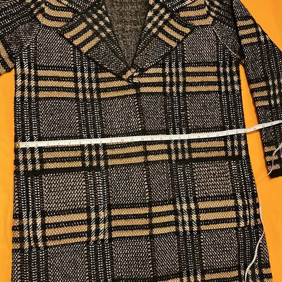 NWT Elie Tahari plaid midi length coat with snaps and 2 pockets. Black and Tan - Picture 12 of 16